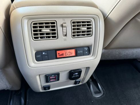 Used 2018 Nissan Pathfinder SL FWD image 19