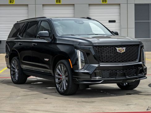 Used 2025 Cadillac Escalade V AWD/4WD image 24
