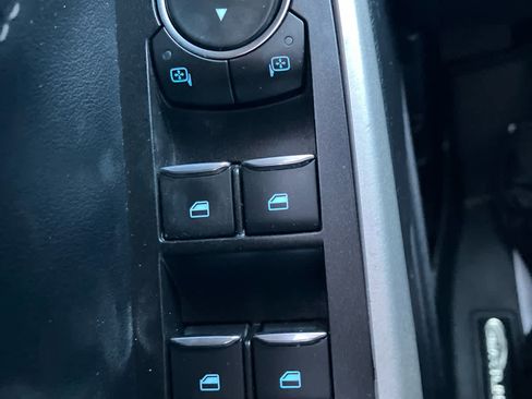 Used 2020 Ford Explorer XLT w/ Equipment Group 202A image 14