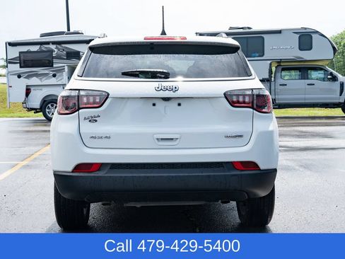 Used 2025 Jeep Compass Latitude AWD/4WD image 5
