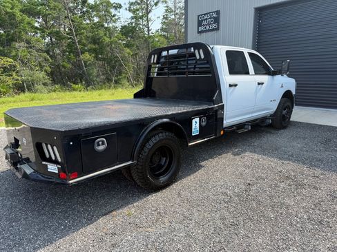 Used 2020 RAM 3500 Tradesman w/ Chrome Appearance Group AWD/4WD image 8