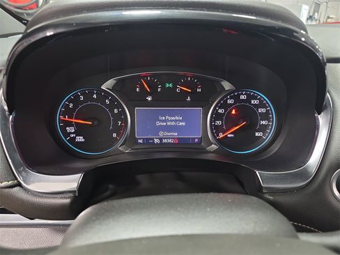 Used 2023 Chevrolet Traverse LT w/ Rear Camera Mirror Package image 20