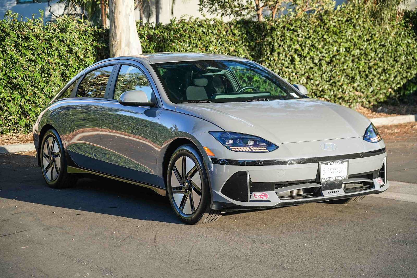 Used 2024 Hyundai Ioniq 6 SE RWD image 5