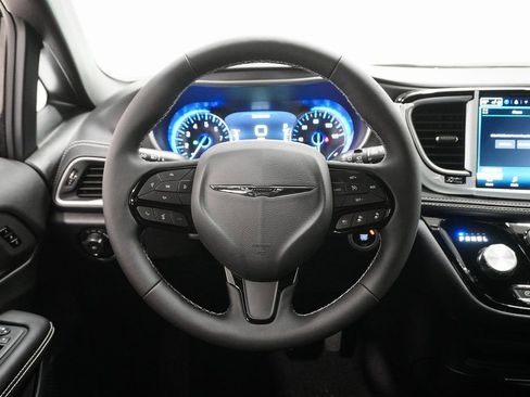 New 2026 Chrysler Pacifica Select image 20