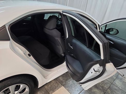 Used 2021 Toyota Corolla LE FWD image 14