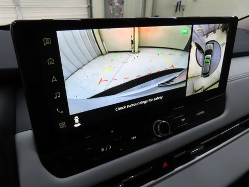 New 2025 Mitsubishi Outlander SE image 17