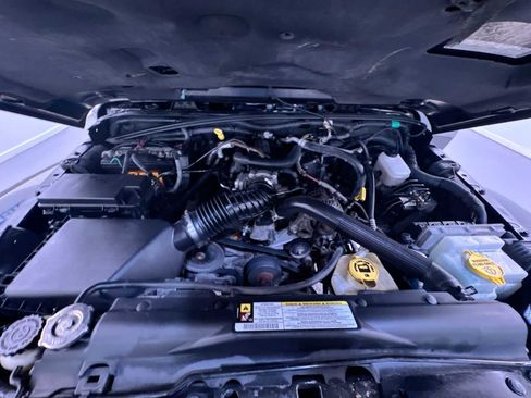 Used 2008 Jeep Wrangler Unlimited Sahara w/ Dual Top Group image 11