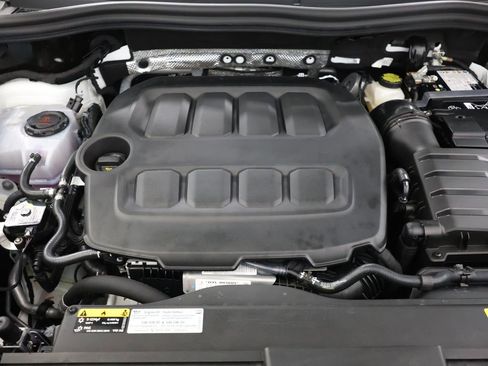 Used 2025 Volkswagen Tiguan SEL R-Line AWD/4WD image 29