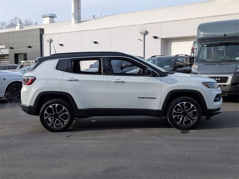Certified 2023 Jeep Compass Limited image 2