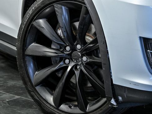 Used 2018 Tesla Model X 75D AWD/4WD image 3