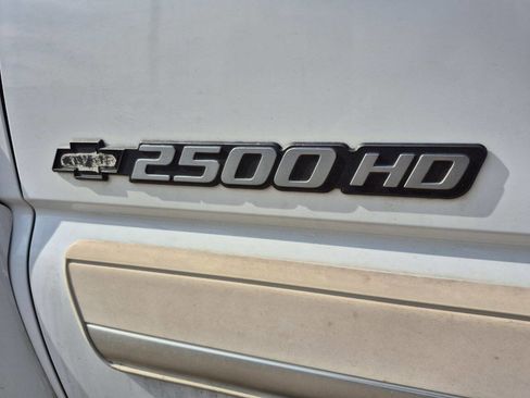 Used 2004 Chevrolet Silverado 2500 LS image 13