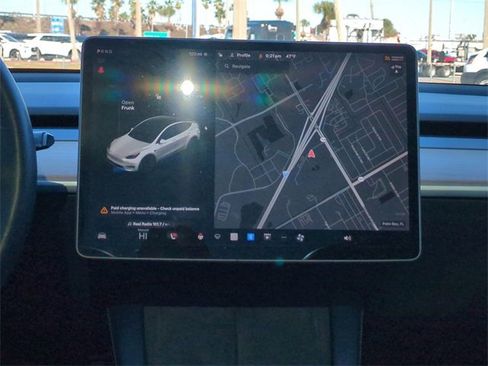 Used 2021 Tesla Model Y Long Range image 18