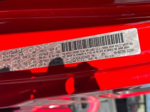 Used 2018 Jeep Wrangler Unlimited Sahara image 33