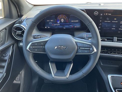 New 2026 Chevrolet Equinox LT w/ Convenience Package II FWD image 14