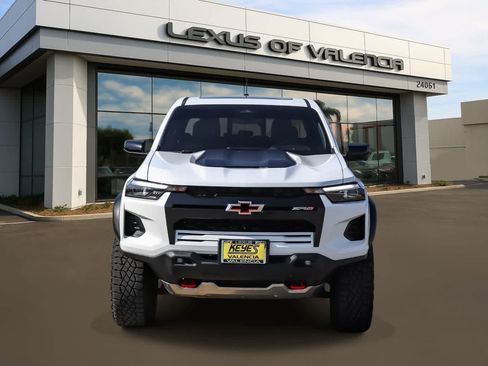 Used 2024 Chevrolet Colorado ZR2 w/ Technology Package AWD/4WD image 6