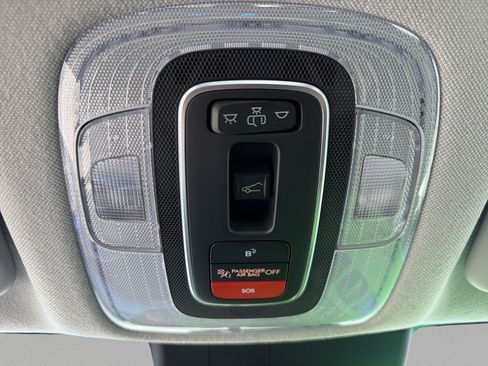 Used 2025 Hyundai Elantra SEL FWD image 26