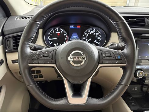 Used 2020 Nissan Rogue Sport SV w/ Technology Package image 13