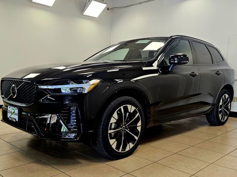 New 2026 Volvo XC60 B5 Plus w/ Protection Package Premier AWD/4WD image 4