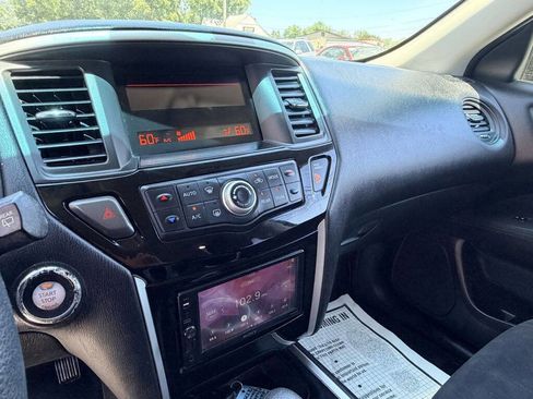 Used 2015 Nissan Pathfinder S AWD/4WD image 13