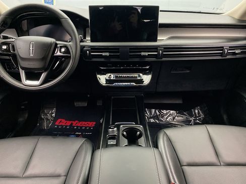 Used 2025 Lincoln Corsair AWD w/ Equipment Group 101A image 21