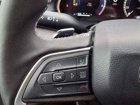 New 2025 Jeep Grand Cherokee Limited w/ Black Appearance Package image 13