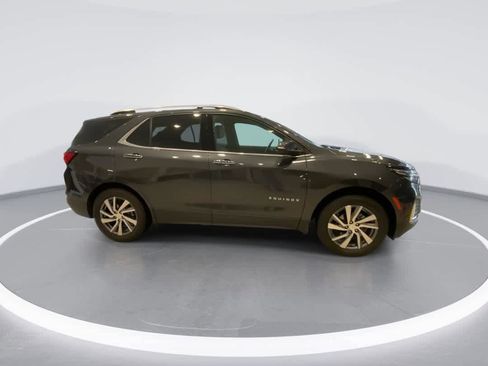 Used 2022 Chevrolet Equinox Premier image 9