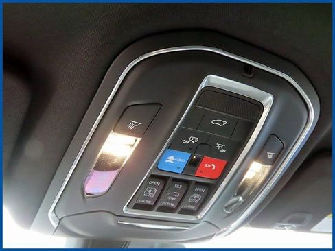 New 2025 Jeep Grand Cherokee Limited w/ Black Appearance Package image 19