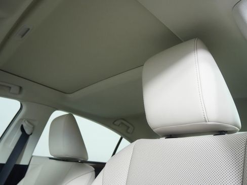 Used 2025 Lexus ES 300h w/ Premium Package image 11