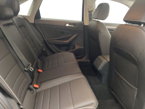 Used 2024 Volkswagen Jetta SE w/ Panoramic Sunroof Package FWD image 19