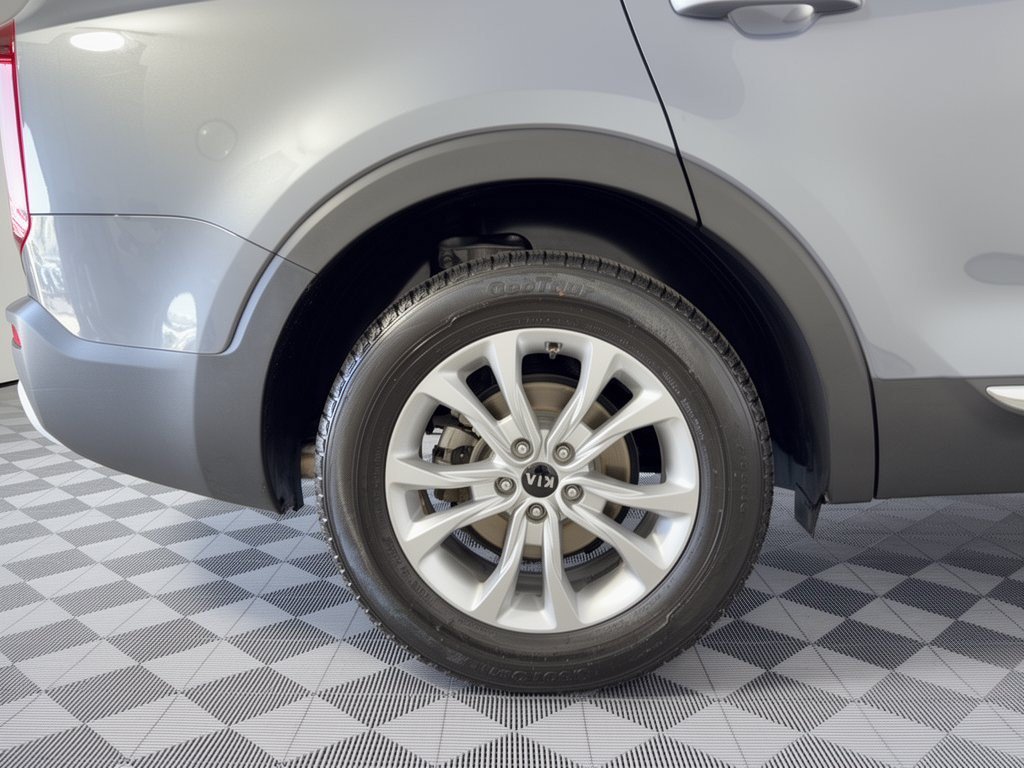 Used 2021 Kia Telluride LX AWD/4WD image 13