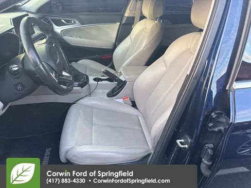 Used 2019 Genesis G70 2.0T Sport image 14