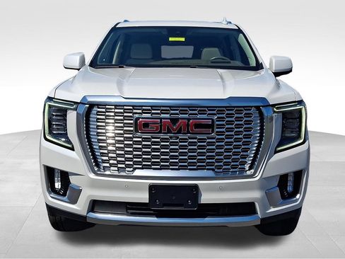 Used 2024 GMC Yukon XL Denali w/ Denali Reserve Package AWD/4WD image 2