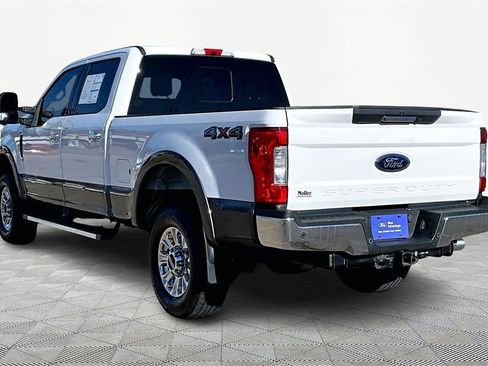 Certified 2019 Ford F250 Lariat w/ Chrome Package image 13