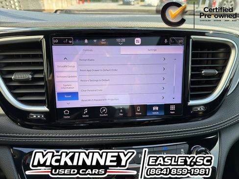 Certified 2023 Chrysler Pacifica Limited w/ S Appearance Package FWD image 92