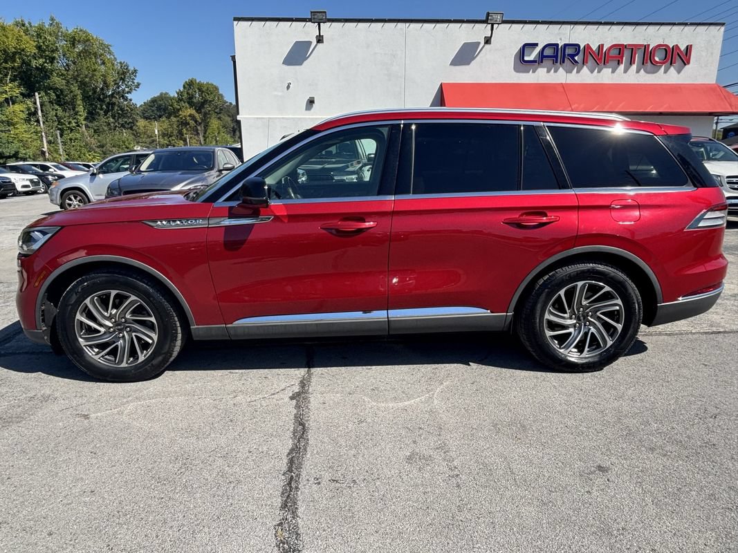 Used 2021 Lincoln Aviator 2WD w/ Elements Package image 3