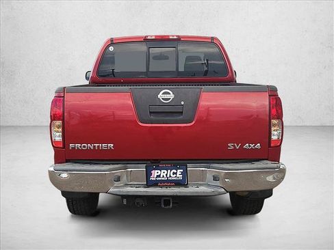 Used 2011 Nissan Frontier SV AWD/4WD image 7