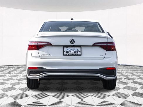 Used 2024 Volkswagen Jetta SE w/ Panoramic Sunroof Package FWD image 13