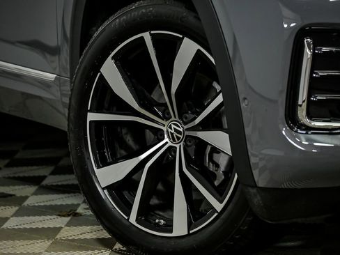 Used 2025 Volkswagen Atlas SEL Premium R-Line AWD/4WD image 3