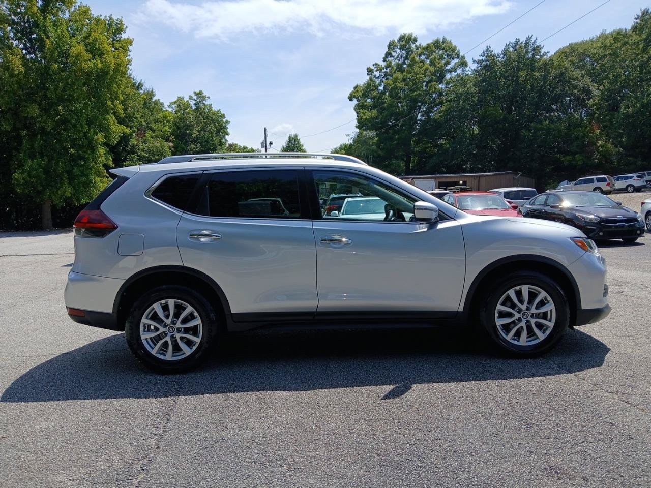 Used 2019 Nissan Rogue SV FWD image 5