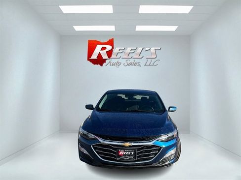 Used 2019 Chevrolet Malibu LT w/ Driver Confidence Package II image 2