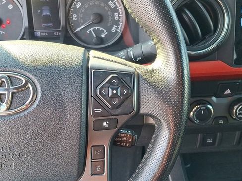 Used 2019 Toyota Tacoma TRD Off-Road image 21