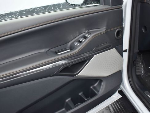 New 2026 Lincoln Navigator Black Label AWD/4WD image 9