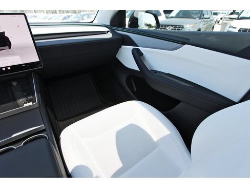 Used 2026 Tesla Model Y 2WD image 13