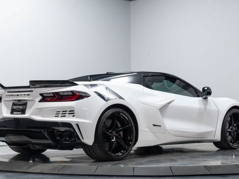 Used 2024 Chevrolet Corvette E-Ray w/ Stealth Interior Trim Package AWD/4WD image 31