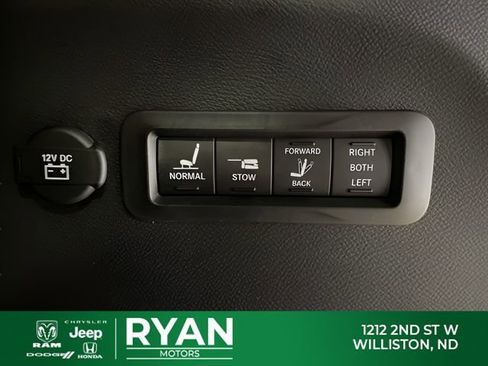 New 2026 Chrysler Pacifica Pinnacle AWD/4WD image 12