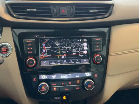 Used 2020 Nissan Rogue SL w/ Premium Package FWD image 13