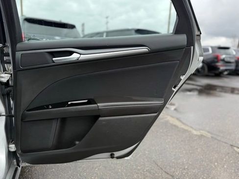 Used 2014 Ford Fusion SE image 11