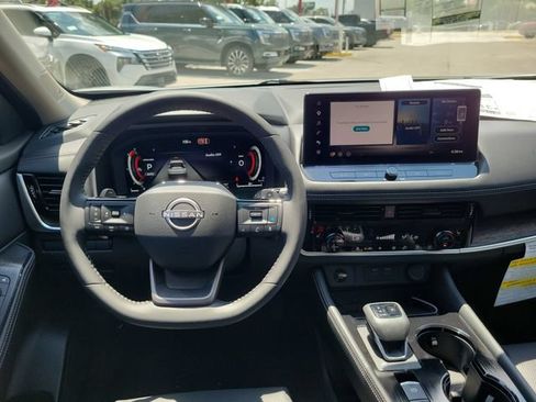 New 2026 Nissan Rogue Platinum AWD/4WD image 17