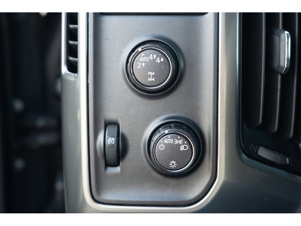 Used 2019 Chevrolet Silverado 1500 LT AWD/4WD image 29