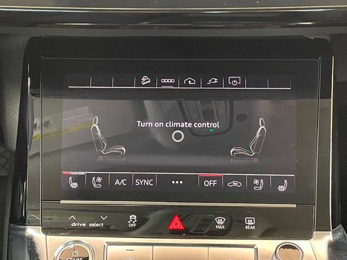 Used 2021 Audi e-tron Premium Plus w/ Premium Plus Package image 37